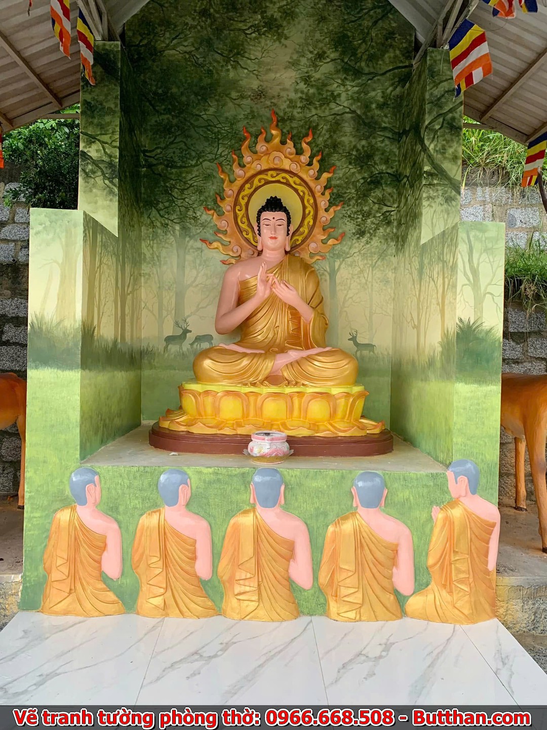 Khi vẽ tranh tường phòng thờ, chúng tôi không chỉ chú trọng đến thẩm mỹ mà còn nghiên cứu kỹ lưỡng về phong thủy. Mỗi nét vẽ đều phải hài hòa với năng lượng của không gian.